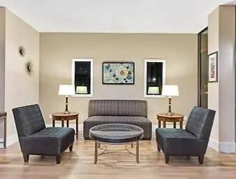 Williamsburg Suites