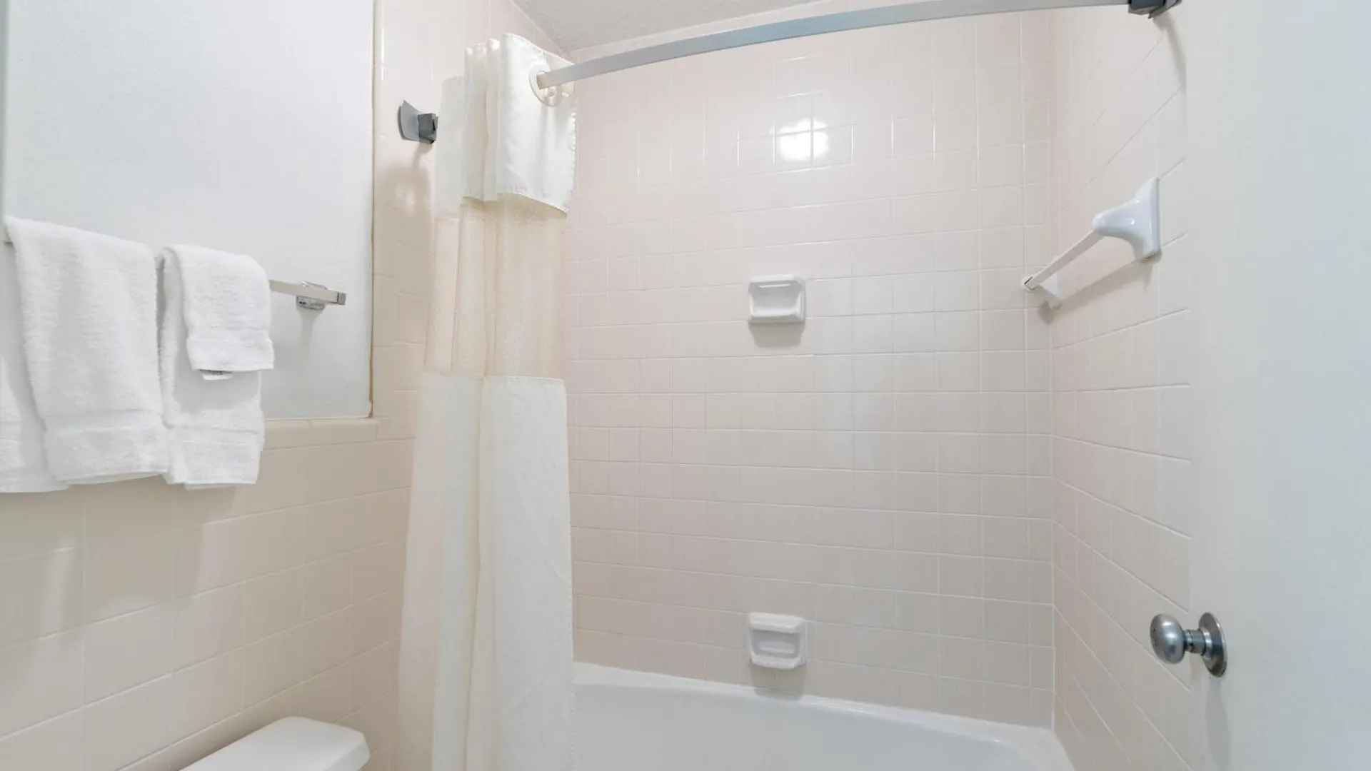 Williamsburg Suites