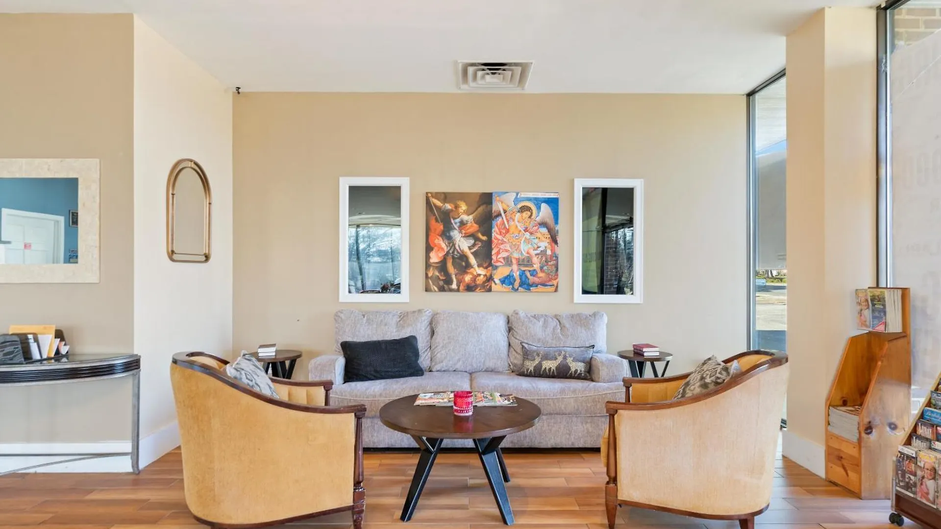 Williamsburg Suites Отель