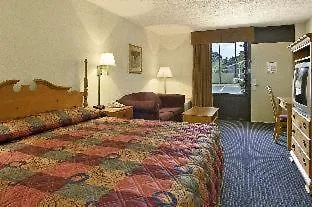 Williamsburg Suites Отель