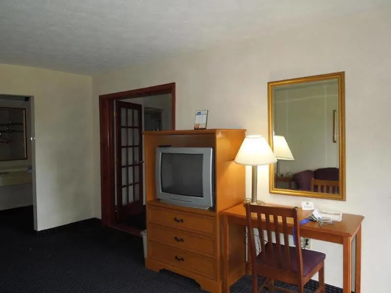 Отель Williamsburg Suites