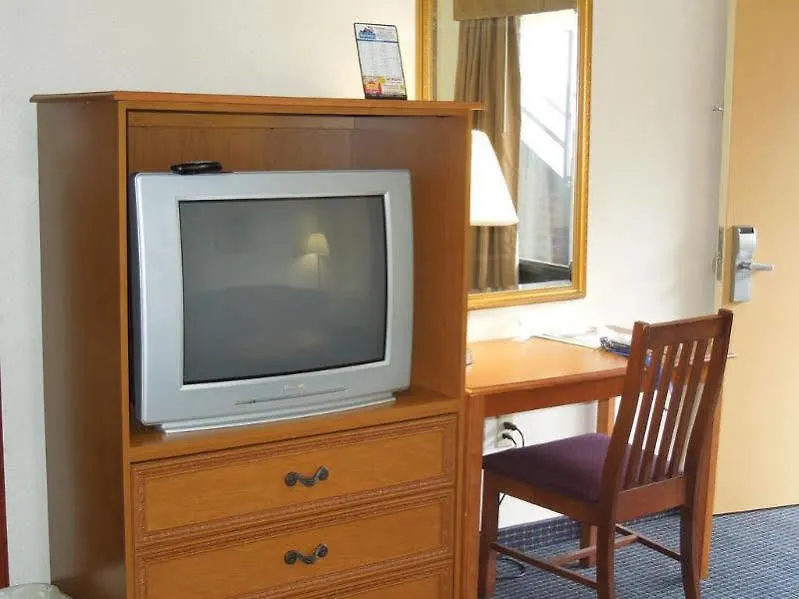 Williamsburg Suites Отель